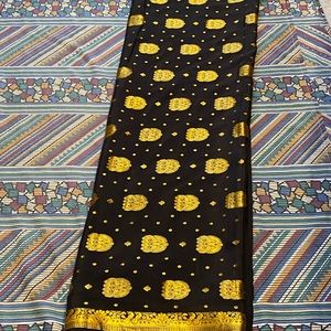 Indian outfit: Saree.